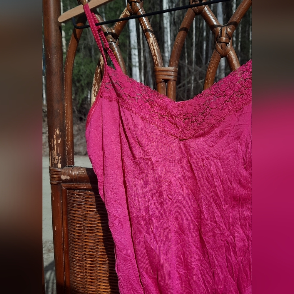 🍀3/15 Currant Pink Lace Tank Top - Picture 3 of 6